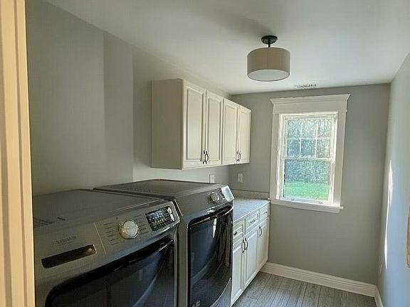 2nd image of 4 Hummingbird Ln