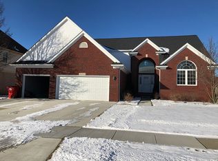 46243 Chalmers Dr, Macomb, MI 48044