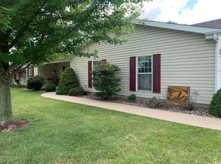 1203 Eastern Dr, Macon, MO 63552