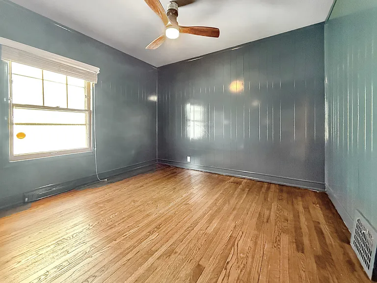 1114 Beloit Ave — Photo 10