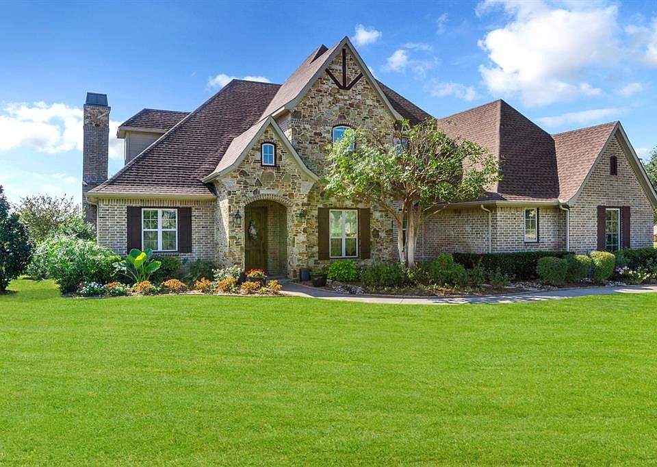 1st image of 501 Meadowlark Pl