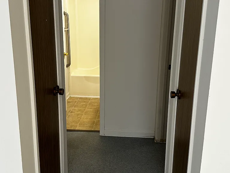 105 Windtree Ct #F — Photo 5