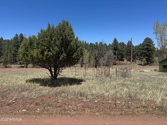 5th image of 527 SUMMIT Drive #196