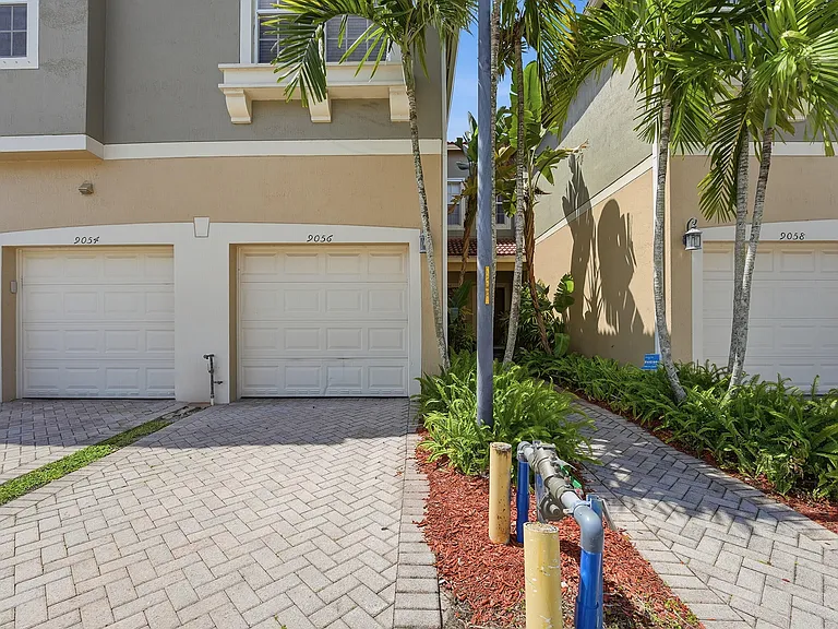 9056 Plymouth Pl — Photo 47