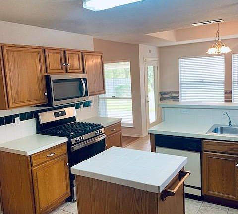 2nd image of 1823 Winchester Dr