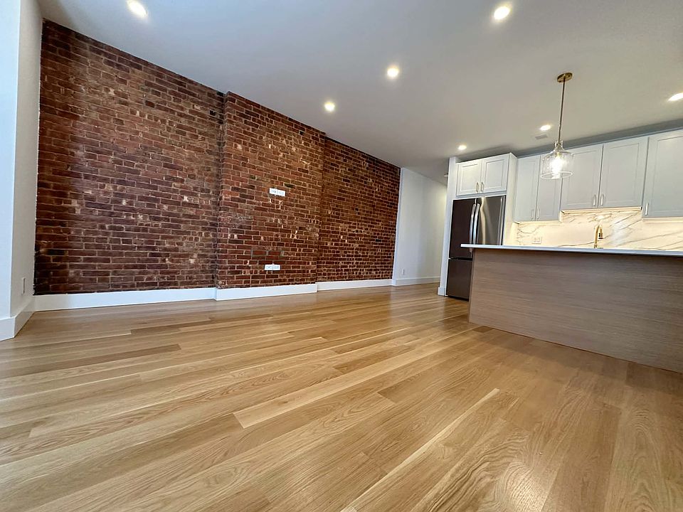 1st image of 706 Manhattan Ave APT 2