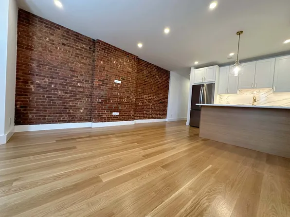 706 Manhattan Avenue image 1 of 12