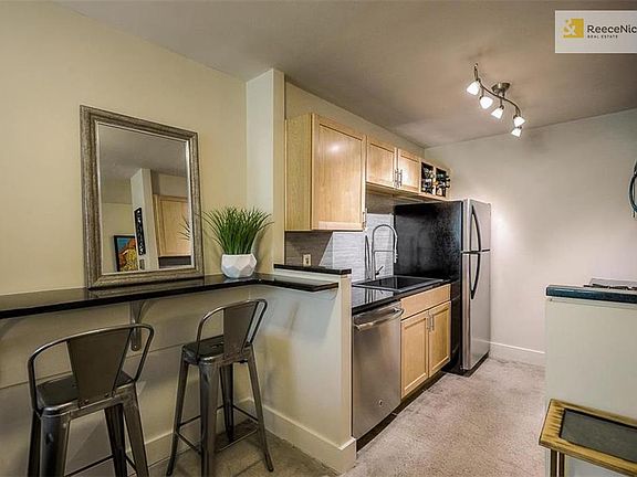 2nd image of 600 E 8th St APT 2P