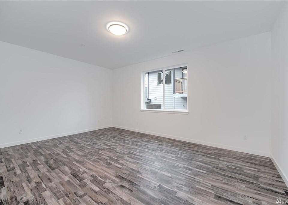 Bedroom 1 - HUGE