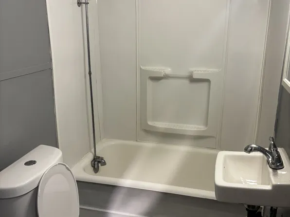 2815 Brownsville Rd APT 2, Pittsburgh, PA 15227