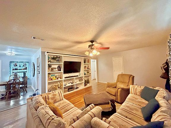 5th image of 1615 Nina St