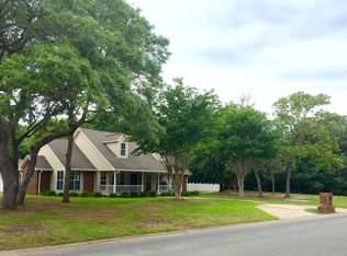 331 Jasmine Ave, Valparaiso, FL 32580