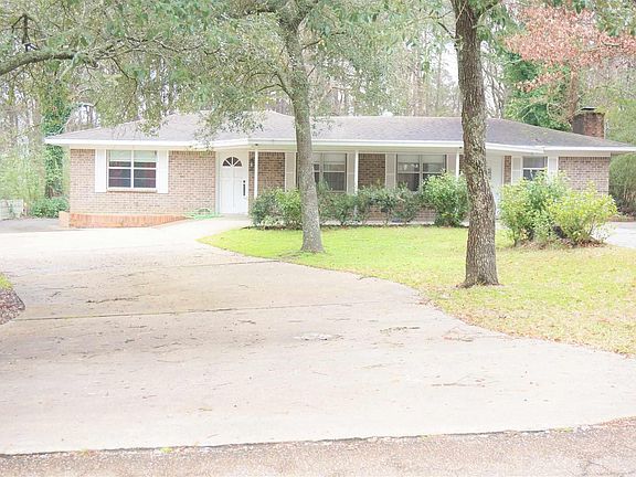 3rd image of 109 Parkdale Dr