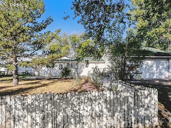 2nd image of 6140 Coyote Ln