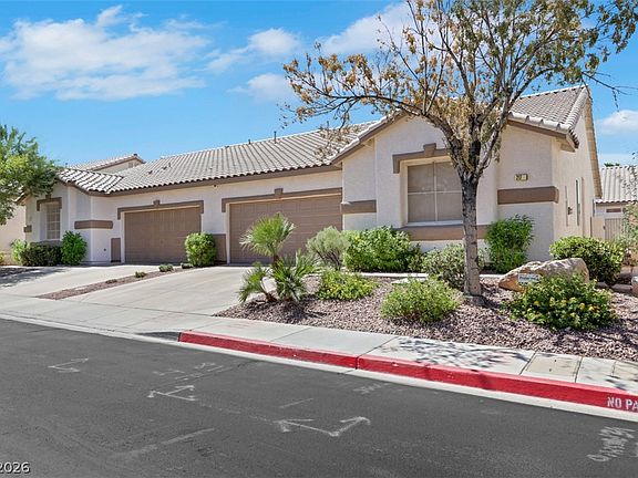 2nd image of 217 Crown Imperial St