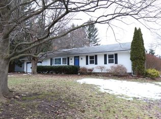 454 Reeves Rd, Pittsford, NY 14534