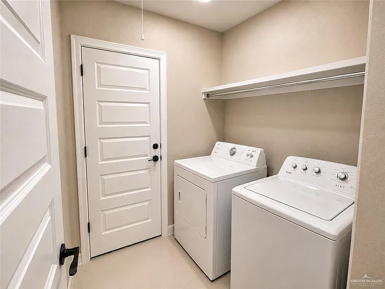 2708 E Imperial Oaks Dr — Photo 12