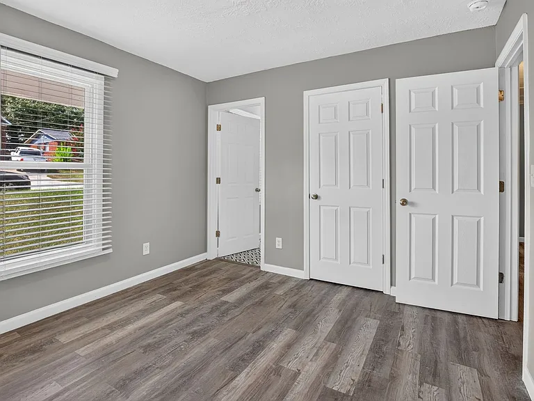 3320 Hillis Rd — Photo 4