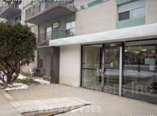 3015 Sandwich St #107, Windsor, ON N9C 1A5
