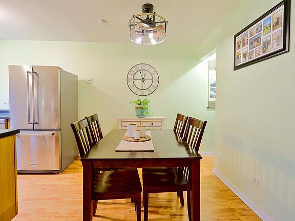 3rd image of 8281 Archer Ave APT 103