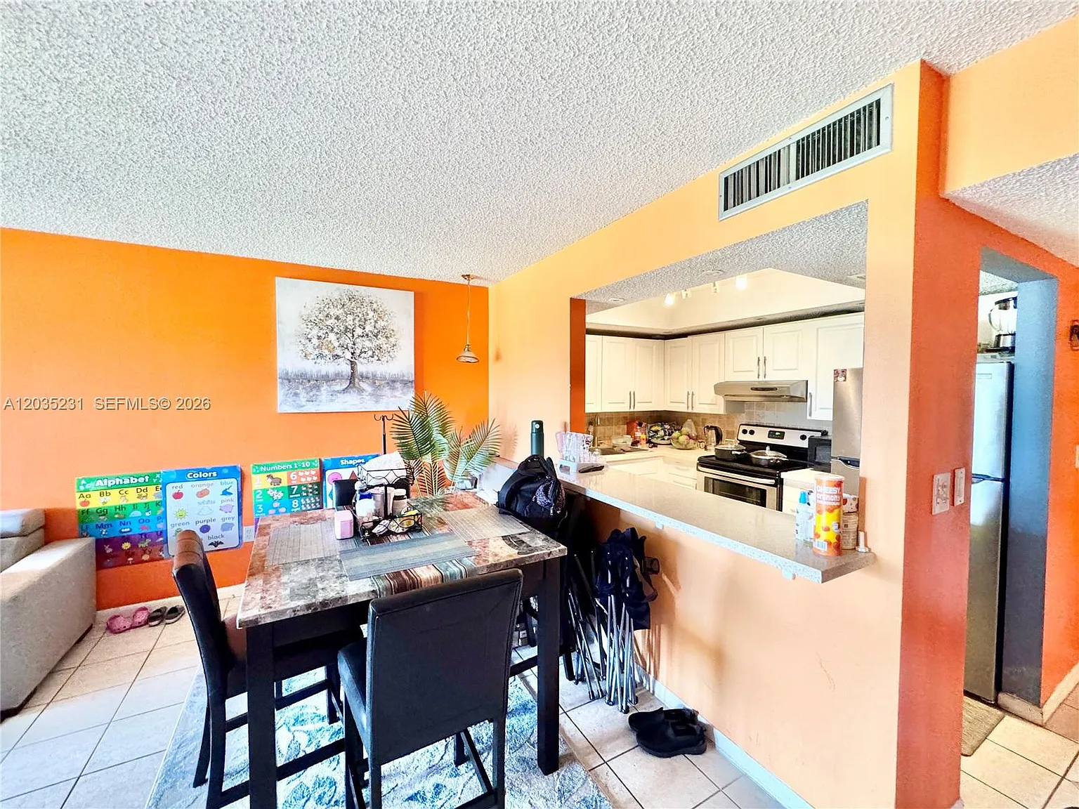 Inverwood Condo — Photo 3