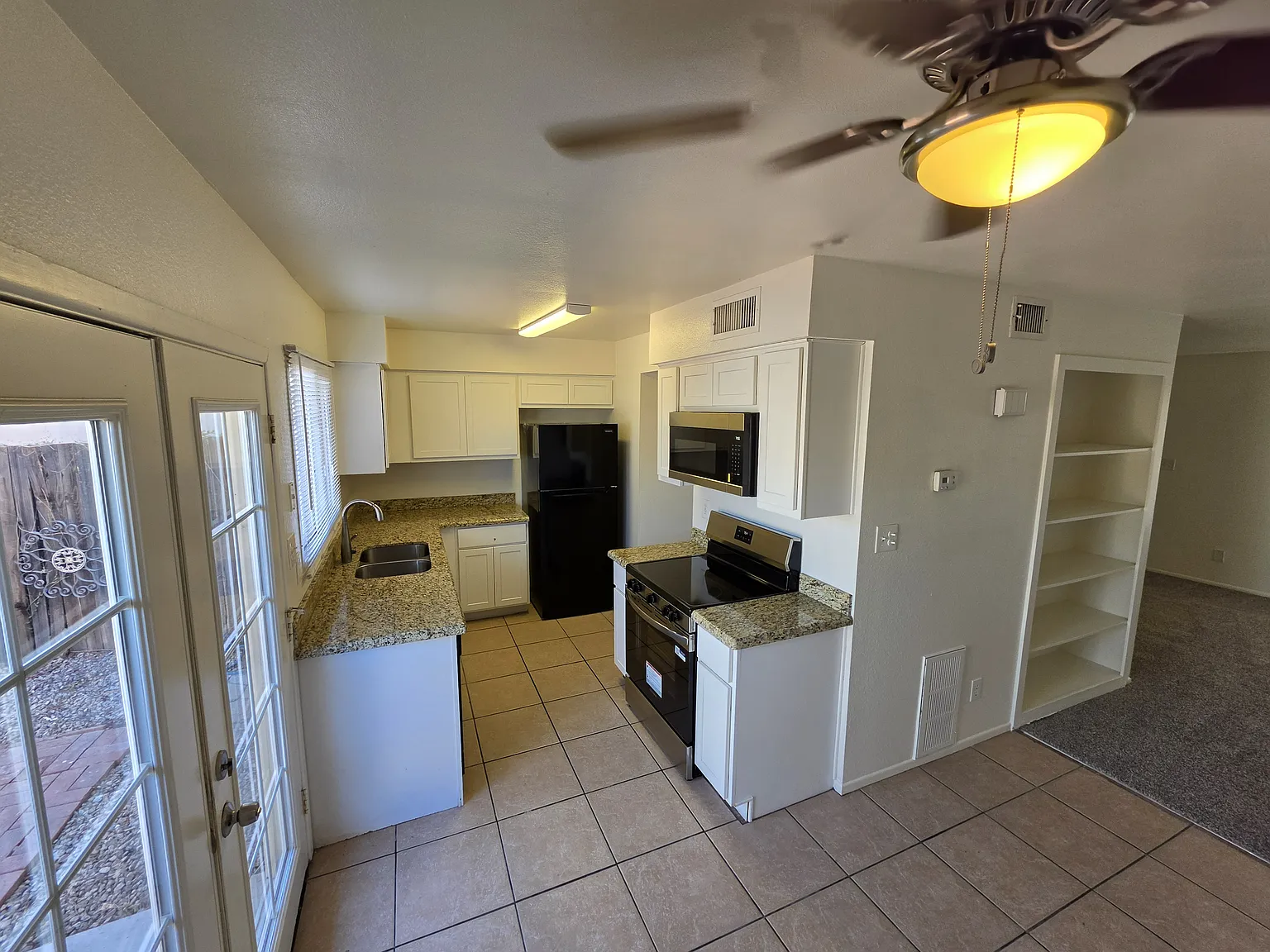 3 bed, 1.5 bath, 1220 sqft, $1,895 — Photo 3
