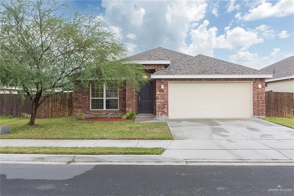 3 bed, 2.0 bath, 1696 sqft, $2,000 — Photo 2