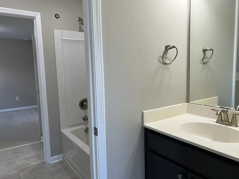 525 Parlier Dr — Photo 20