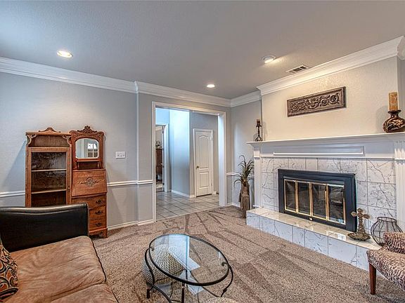 5th image of 2664 Daffodil Dr