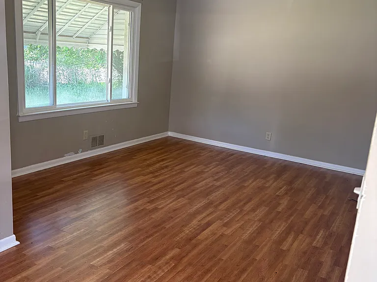 151 Pierce Ave — Photo 5