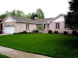 2525 Capri Dr, Schererville, IN 46375