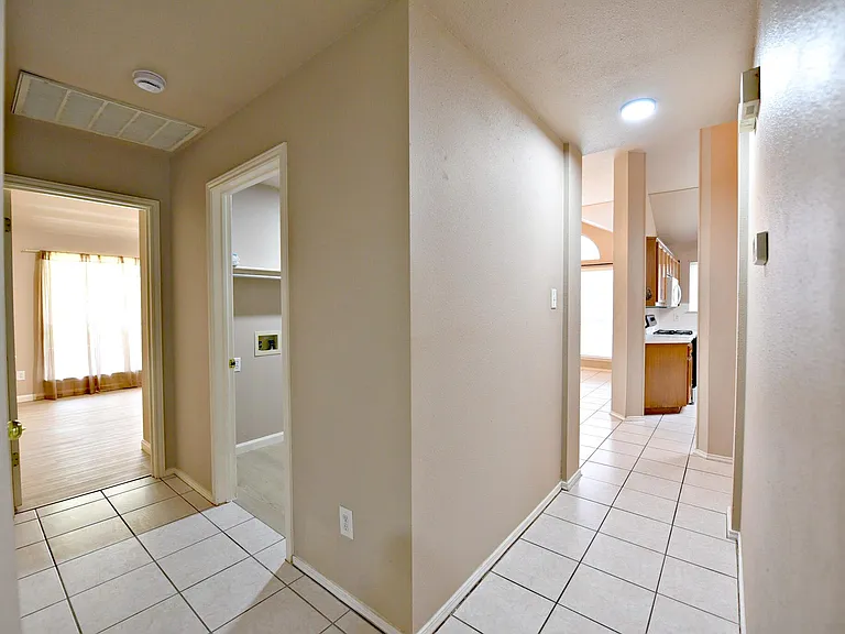 3924 Newland Dr — Photo 14