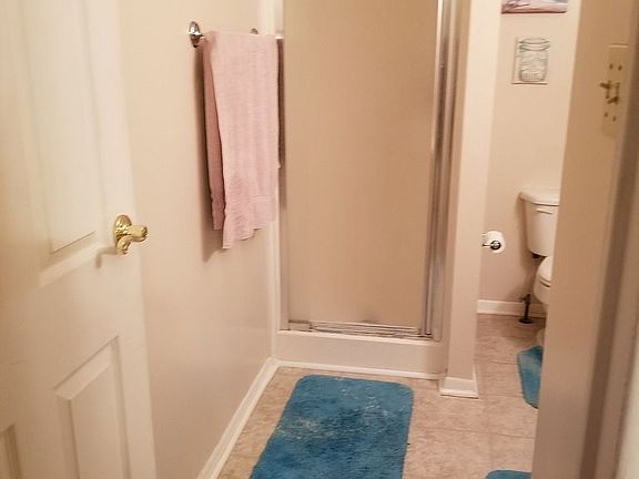 4th image of 216 Oakridge Dr