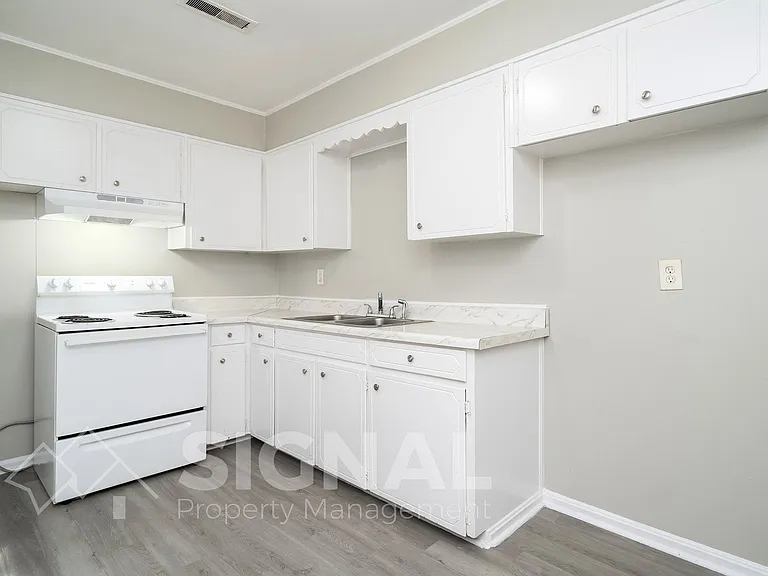 320 Argonne Dr — Photo 9