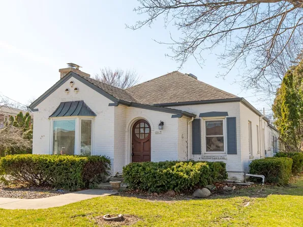 2317 North 118th STREET, Wauwatosa, WI 53226