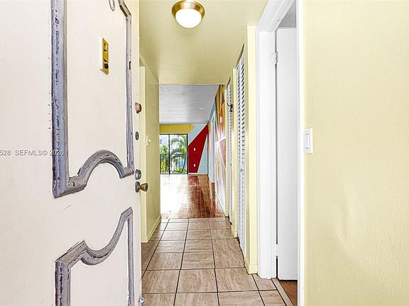 2nd image of 950 Euclid Ave APT 306