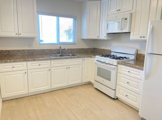 325 Chestnut Ave APT 2, Carlsbad, CA 92008