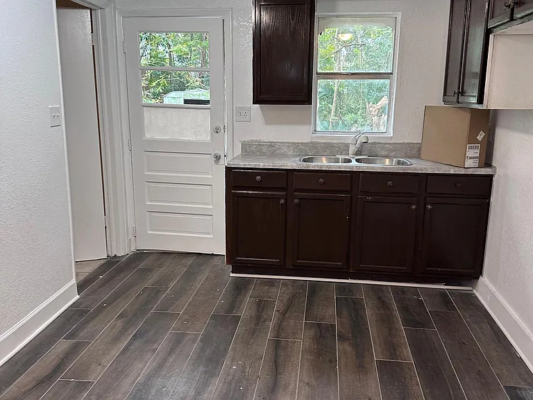 8638 Allamanda St — Photo 43