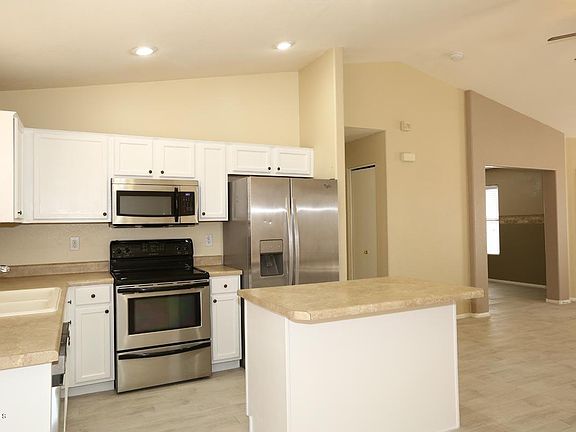 4th image of 42647 W Hillman Dr