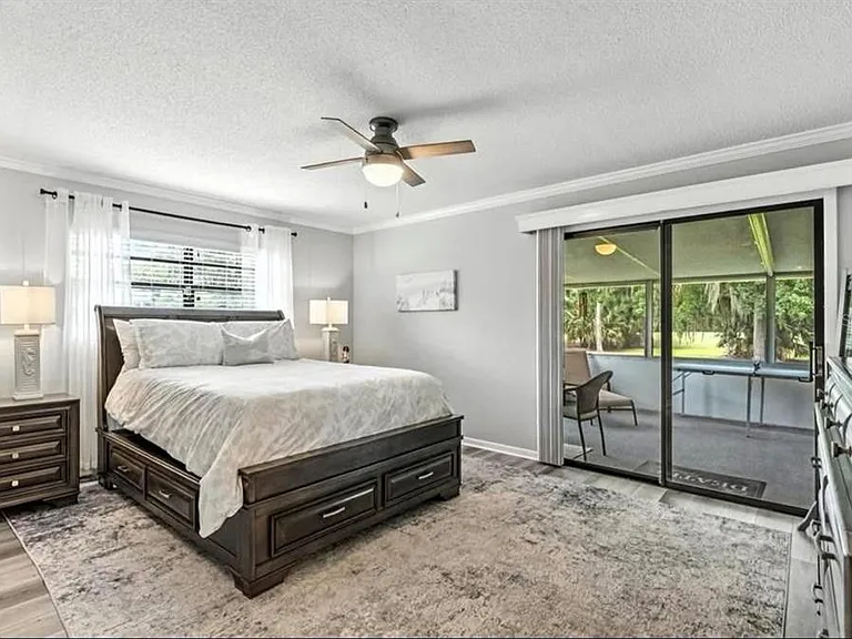 16 Courtney Pl — Photo 30