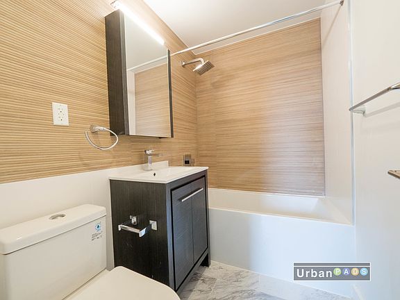 5th image of 656 Putnam Ave #3F