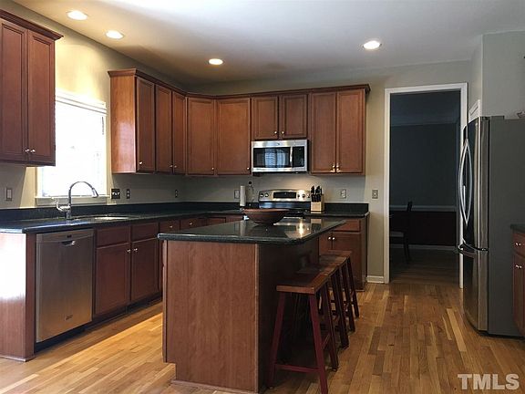 2nd image of 5611 Carey Pl