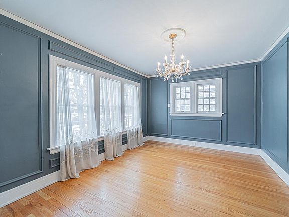 4th image of 1517 Marquette Blvd
