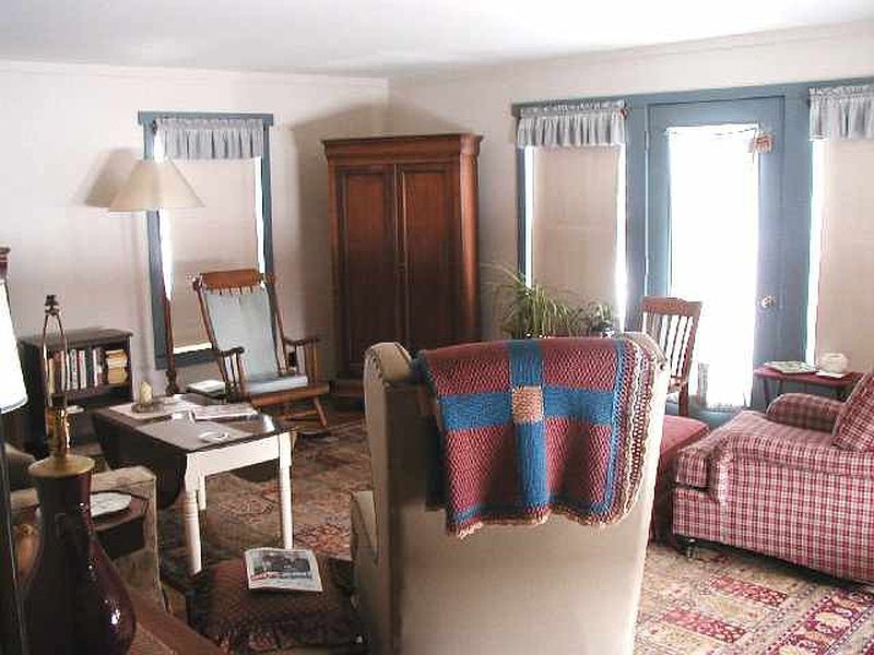2nd image of 53 STRAWBERRY Lane