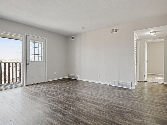 4th image of 3403-3405 Campbell St #11