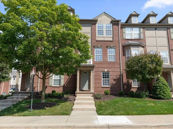 44764 Gwinnett Loop, Novi, MI 48377