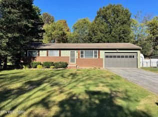 1409 Parkside Dr, Maryville, TN 37803