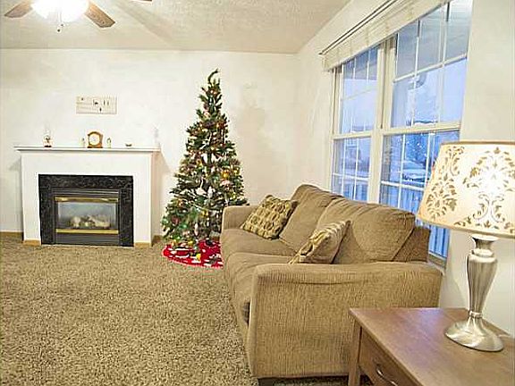 2nd image of 4032 Grayson Dr
