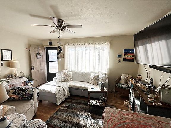 3rd image of 124 Cottage Hill Dr