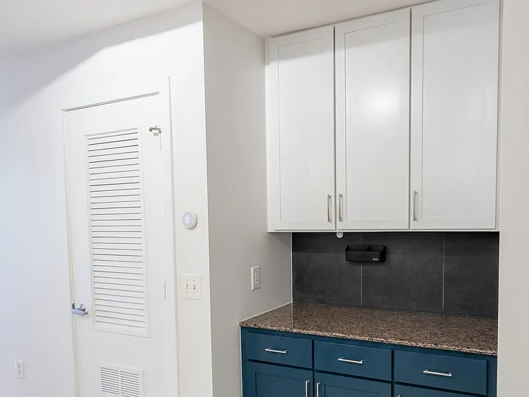 Bar in kitchen area